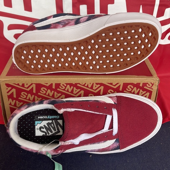 Vans Comfycush Old Sko
(Grunge Wash)Multi/Tiedye
VNOA5DYC9JZ
WMNS sneakers - Picture 4 of 16